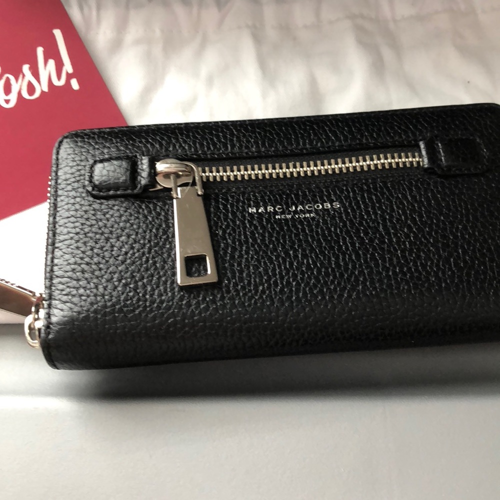 ⚡️FLASH SALE⚡️Marc Jacobs Set - Picture 6 of 8